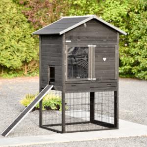 The rabbit hutch Prestige Large is suitable for 2 à 4 rabbits