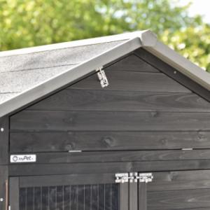 The rabbit hutch Prestige Large has a large attic