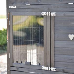 Chickencoop Prestige Large | plexiglass for the sleeping compartment