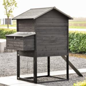 The chickencoop Prestige Large has a half wood/half gaze backside