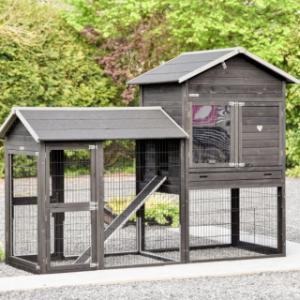 The rabbit hutch Prestige Large offers a lot of space for your rabbits