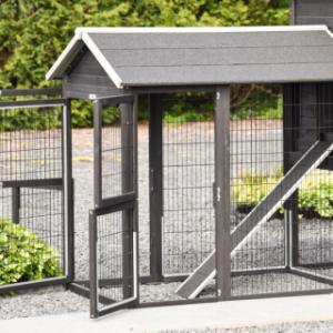 Extension run Space Large Black has multiple doors