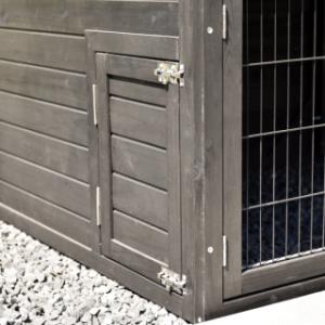 On the left side of the Holiday Large there is a small door that can be easily lifted out