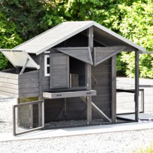 Chicken coop Holiday Medium Black has many practical doors
