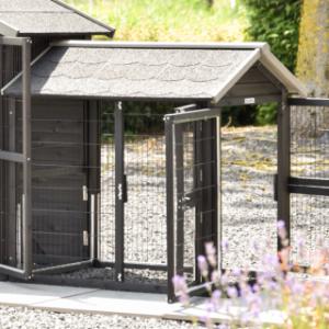 The Space Medium Black extension run has convenient doors.