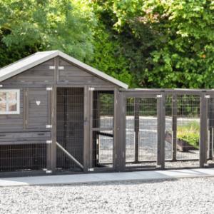 The rabbit hutch Holiday Medium is extended with the run Functional