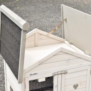 Rabbit hutch Prestige Small | Under the hinged roof there is a convenient storage loft