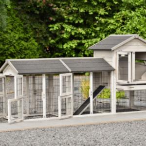 Chickencoop Prestige Small has many openings