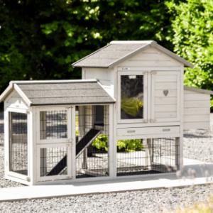 Chickencoop Prestige Small Light-grey is extended with a run Space Small