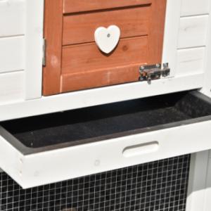 Rabbit hutch Julia | The plastic pull-out tray makes the sleeping area easy to clean
