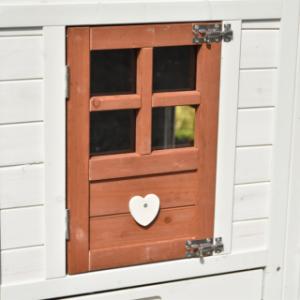 Rabbit hutch Julia is equipped with a terracotta-colored door