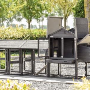 Chickencoop Prestige Small has many openings