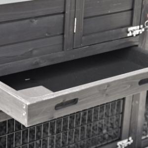 Rabbit hutch Holiday Small is provided with a practical tray