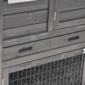 Rabbit hutch Holiday Small is provided with a practical tray