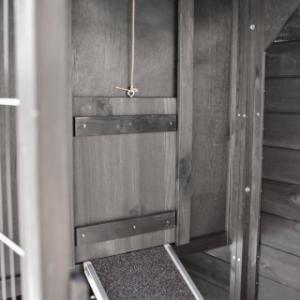 The sleeping compartment of rabbit hutch Holiday Small is lockable