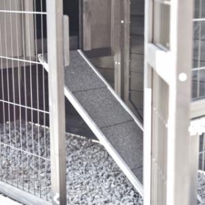 Holiday Small is equipped with a ramp