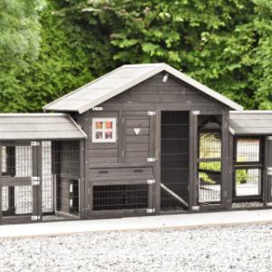 The rabbit hutch Holiday Small Black is extended with 2 runs Space