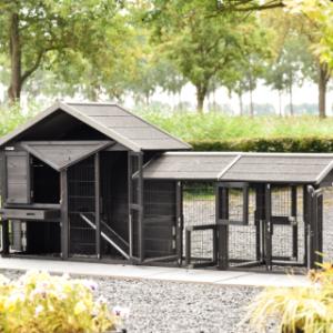 Rabbit hutch Holiday Small has many openings