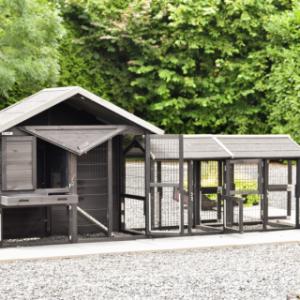 Rabbit hutch Holiday Small has many doors