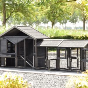 Chickencoop Holiday Small Black has many openings
