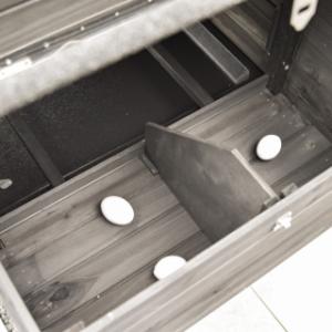 The inside of the nesting box of the Prestige Medium is divided into two sections