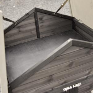 Under the hinged roof of the Prestige Medium there is a convenient storage loft.