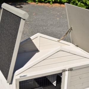 The rabbit hutch Excellent Medium is provided with a practical storage attick