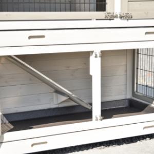 The lower level of the Excellent Medium rabbit hutch