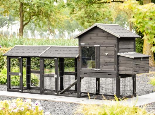Chickencoop Prestige Medium Black with 2 runs and laying nest · 326x91x150cm