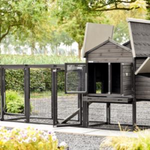 Chicken coop Prestige Medium with large doors and hinged roof