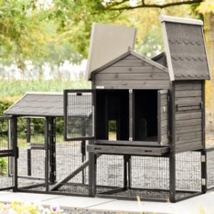 Prestige Medium with run in Black has many doors and flaps for easy cleaning