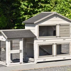 The sleeping compartment of rabbit hutch Excellent Medium is suitable for 2 à 3 rabbits