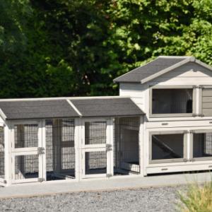 The sleeping compartment of rabbit hutch Excellent Medium is suitable for 2 à 3 rabbits