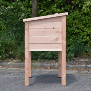 Side view rabbit hutch