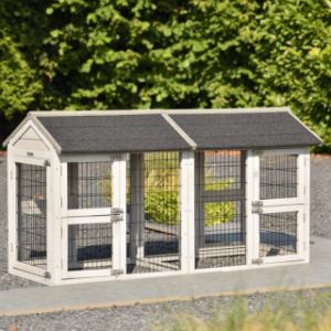 The double extension run Space Small offers plenty of space for your cat