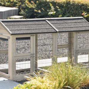 A view of the back of the Space Small Light-grey cat run