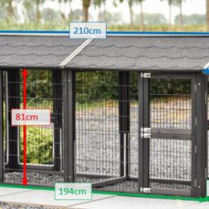 Various dimensions of the cat run Space Medium Black