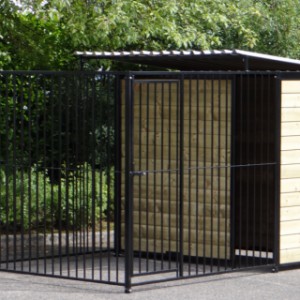 Dogkennel Fix Black powdercoated with half roof