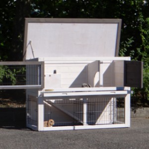 The rabbit hutch Marianne is a low priced hutch