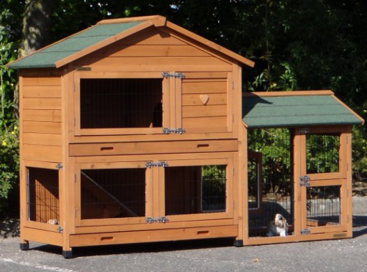 Rabbit hutch Excellent Medium redbrown with run at the right side 200x67x132cm
