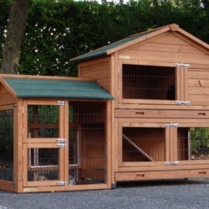 The rabbit hutch Excellent Medium is extended with the run Space Small
