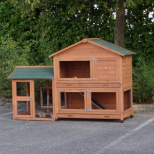 The rabbit hutch Excellent Medium is extended with a run, to offer more place for your rabbits