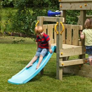 Play equipment Beach hut is extended with a playing platform