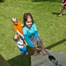 The climbing wall @ramp high comes with an extra thick rope.