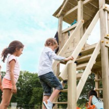 The attachment @steps high is suitable for play towers with a platform height of 150cm