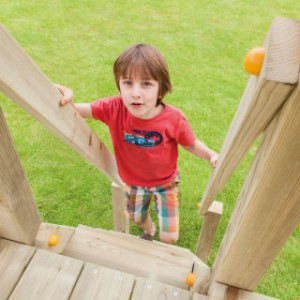 The wooden staircase @steps has 7 steps