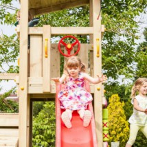 Play equipment Cascade will be delivered with a plastic slide