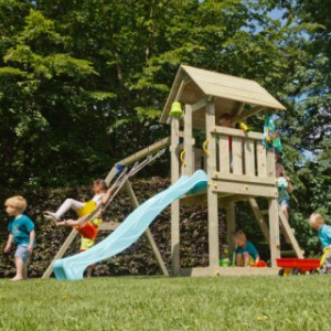 Play equipment de jeux Kiosk is extended with a swing