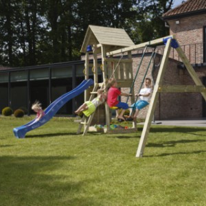 The Belvedere High wooden playset comes with an assembly kit