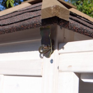The roof of the Ambiance Small chicken coop is covered with roofing felt